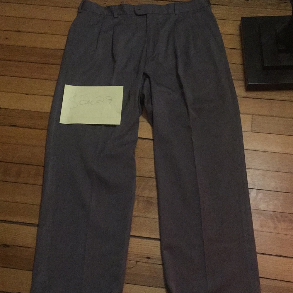 32x29 perry Ellis work pants.